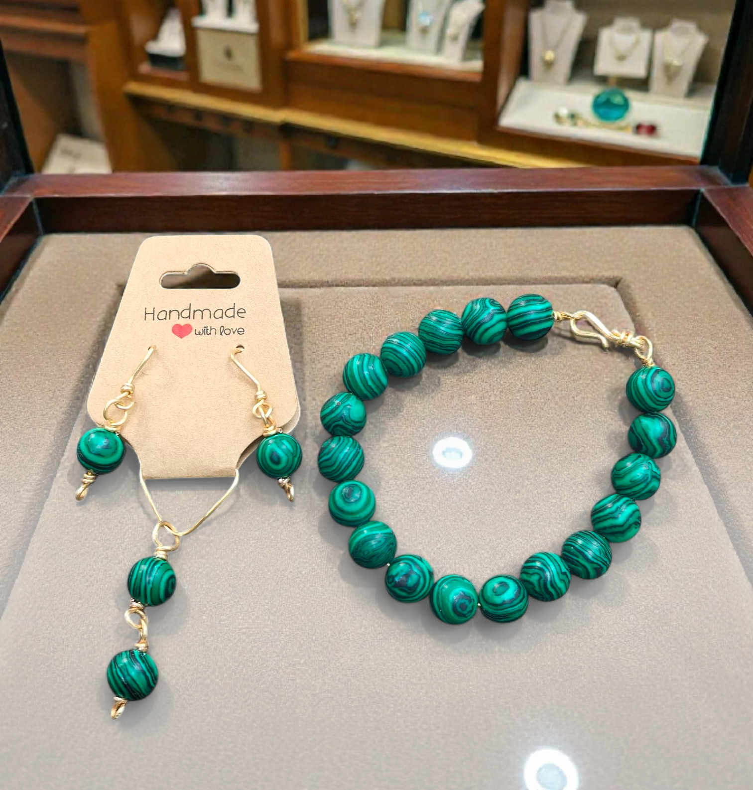 Malachite Earrings, Pendant and Bracelet Set.